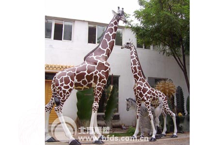 长颈鹿雕塑-2