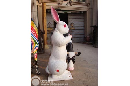 卡通兔子雕塑-天意兔子2