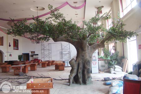 川渝酒店榕树雕塑