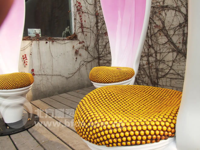 花瓣椅雕塑
